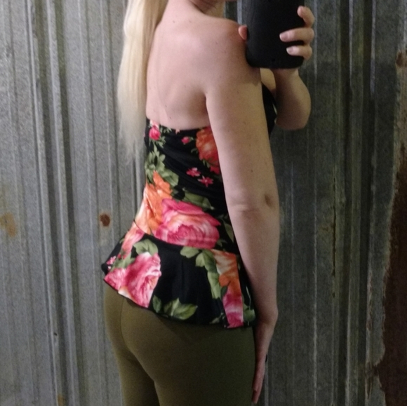 Silky Strapless Ruffled Bottom Floral Studio Y Shirt With Bow - Picture 4 of 12